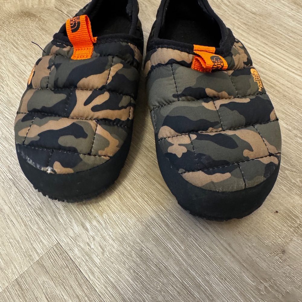 Kids North Face Camouflage Slippers